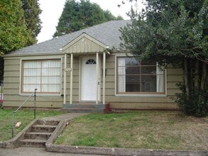 Building Photo - 745 5th St