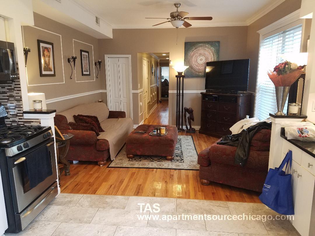 Foto principal - 905 W Belmont Ave