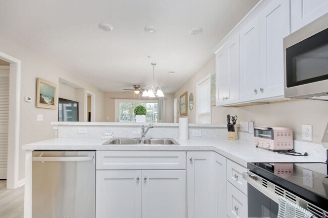 Foto del edificio - 485 White River Dr