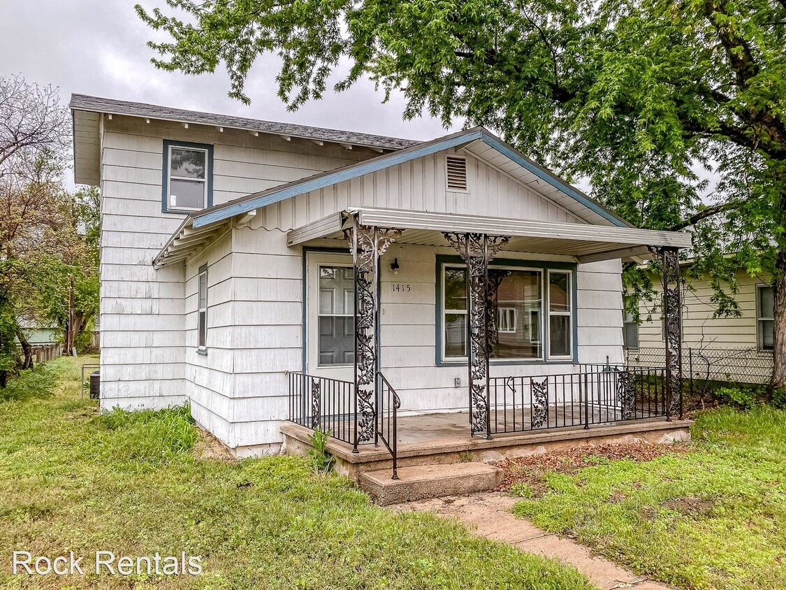 Foto principal - 3 br, 1 bath House - 1415 N Prairie Ave