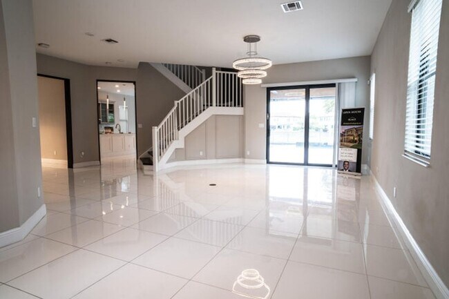 Foto del edificio - 8665 E Baypoint Cir