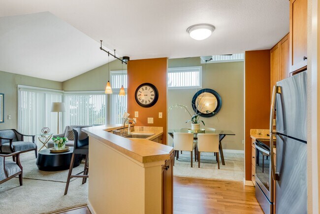 Foto del edificio - Sunset Summit Apartments