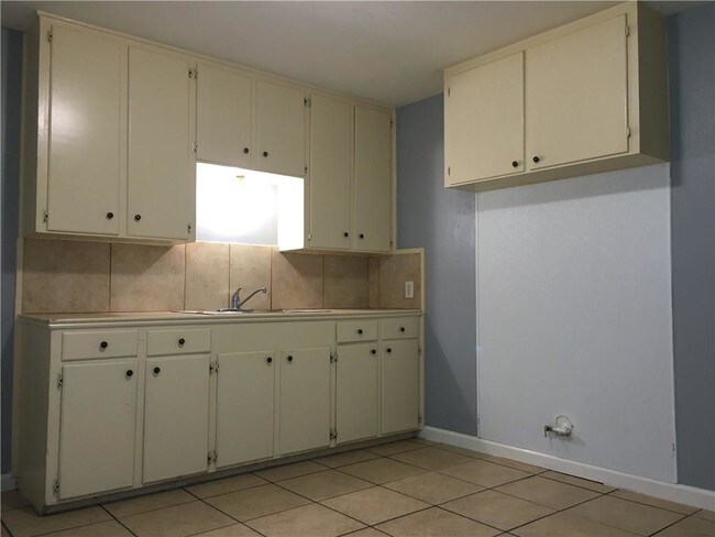 Foto del edificio - 4330 Spring St