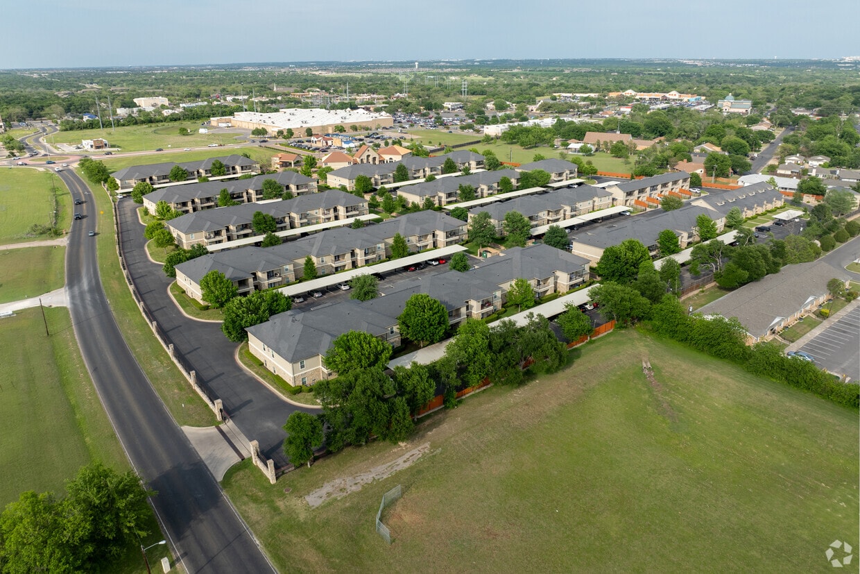 Aerial Photo - Montrose Place Apartments