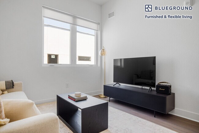Foto del edificio - 1586 Hooker St
