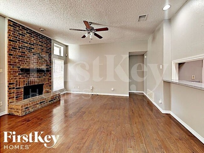 Building Photo - 4841 Via Ventura