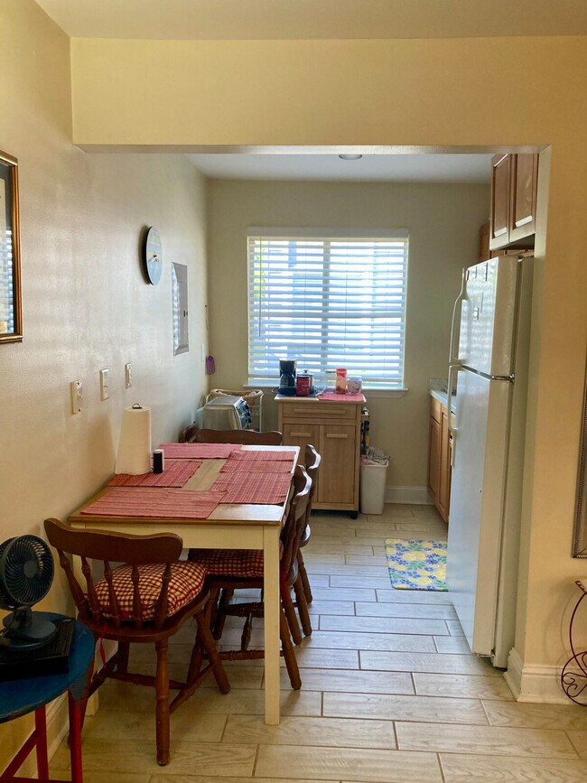 Foto del edificio - 1678 Beach Blvd