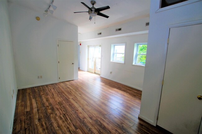 Photo - Spacious studio with deck available in NoLibs starting March 1st Apartment