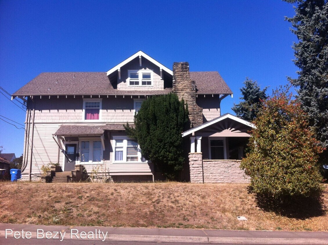 Primary Photo - 621 NW Quincy Pl