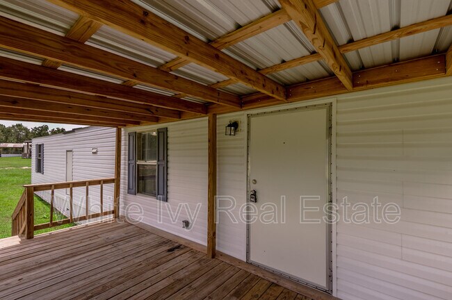 Foto del edificio - 37 Riverside Ln