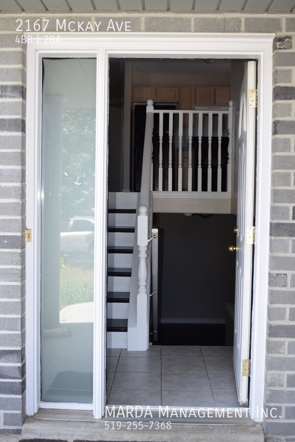 Photo du bâtiment - CHARMING RANCH 4 BED/2BATH - SOUTH CAMERON - PLUS UTILITIES!