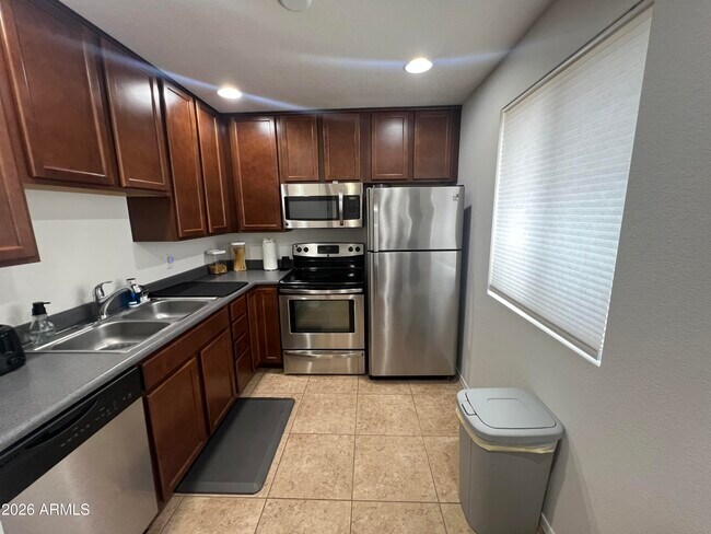 Foto del edificio - 4354 N 82nd St