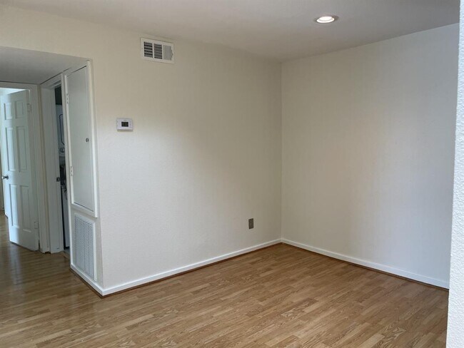 Building Photo - 1100 Augusta Dr