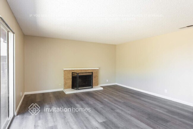 Building Photo - 525 Falcon Dr