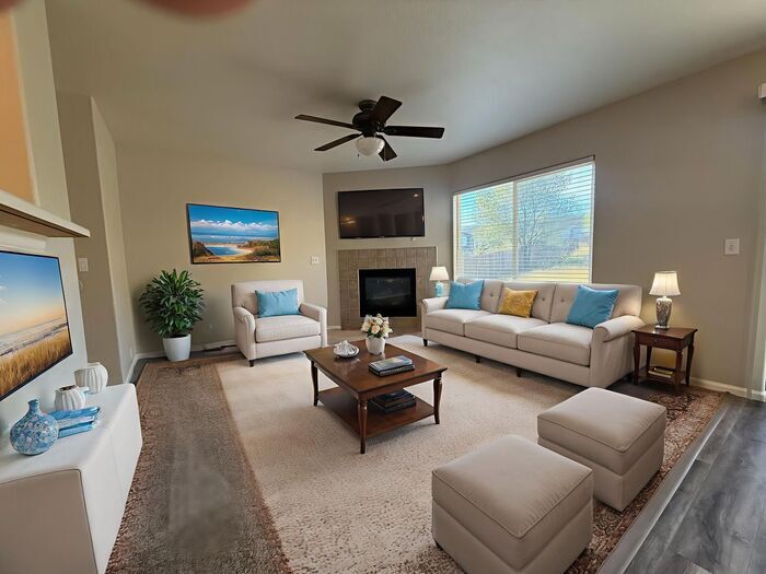 Stylish Comfort and Modern Living in the H... - Stylish Comfort and Modern Living in the H...