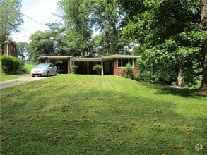 Building Photo - 1147 Enota Cir NE
