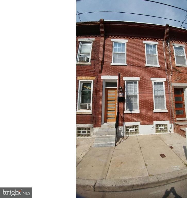 Primary Photo - 2231 Titan St