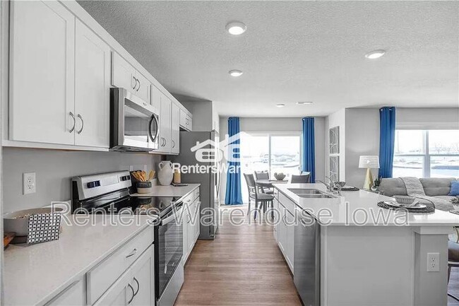 Building Photo - 2205 Bugge Dr