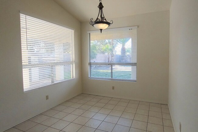 Foto del edificio - CHARMING 3BED 2BATH HOME LOCATED IN THE OC...