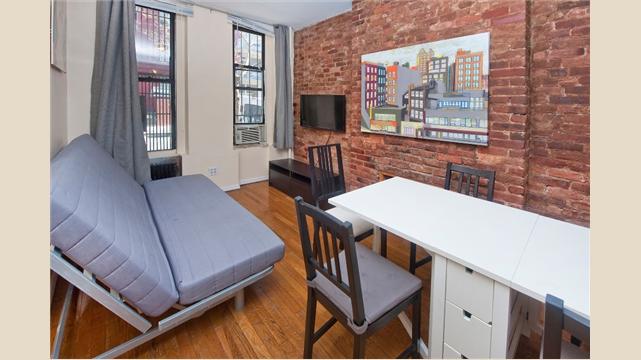 Building Photo - 526 W 46th St