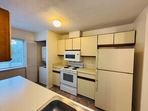 Building Photo - 401 Berryfield Ln