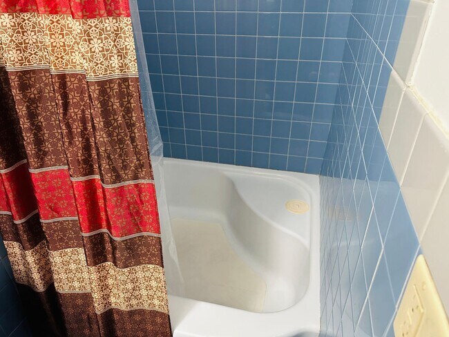 Foto del edificio - Near Hospitals: Furnished Studio with Cable TV and Free Laundry