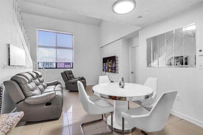 Foto del edificio - 2740 W 63rd St