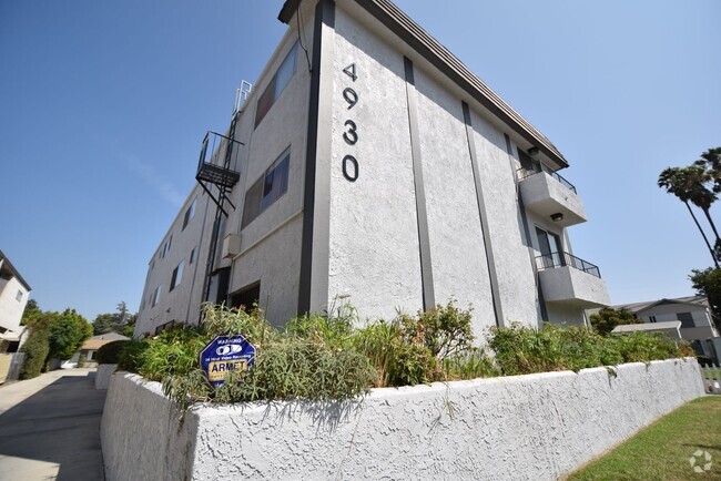 Building Photo - 4930 Whitsett Ave