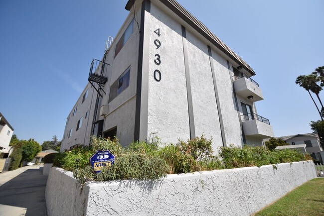 Building Photo - 4930 Whitsett Ave