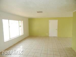 Foto del edificio - 6 br, 3 bath House - 7548 S Via Hermosa