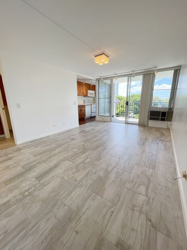 Building Photo - Punahou Royale (Makiki) - 1 Bedroom, 1 Bat...