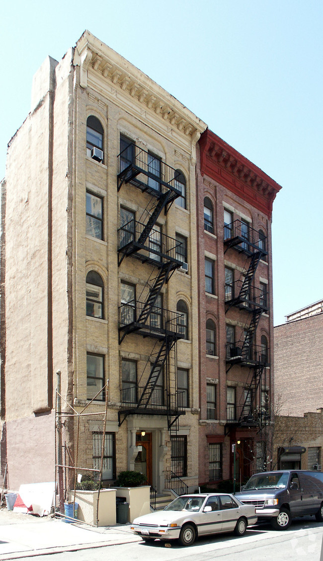 Building Photo - 212 West