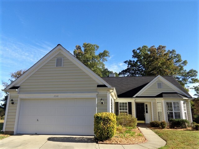 Foto principal - 2581 Governors Pointe Ct NE