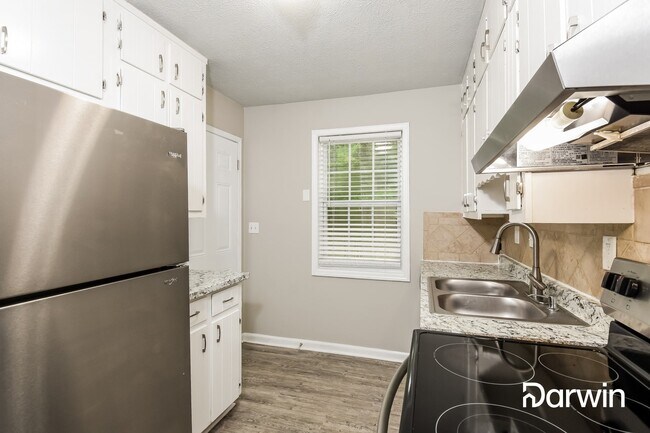 Building Photo - 467 Brookview Trail NW