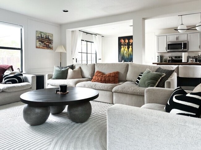 Foto del edificio - 5624 Victory Gallop Dr