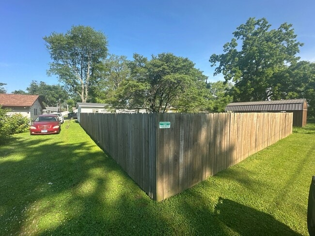 Building Photo - 1323 Cedar St