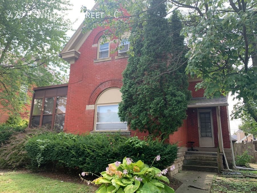 Primary Photo - 429 E Whittier St