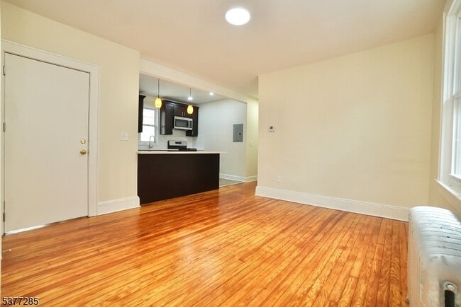 Foto del edificio - 24 Hornblower Ave