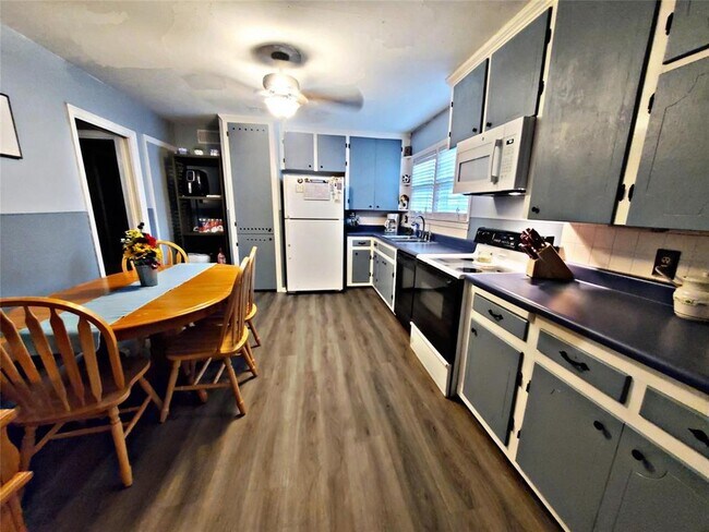 Foto del edificio - 3165 Fulton St