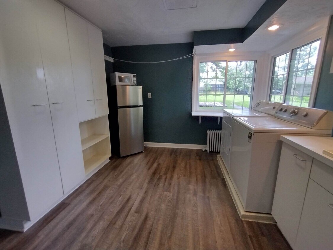 34460 Beach Park Ave Unit 4, Eastlake, OH 44095 Apartments in