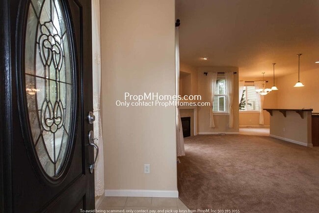 Foto del edificio - Gorgeous Two Bedroom Townhome In Gresham! ...