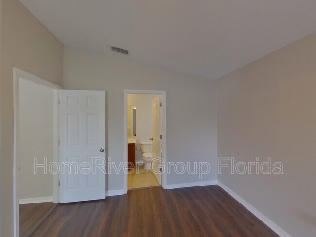 Foto del edificio - 15512 Telford Spring Dr