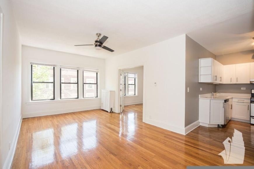 Foto principal - 2 bedroom in Chicago IL 60657
