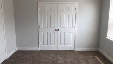 Building Photo - 9218 Nyssa Ave