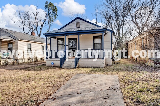 Building Photo - FULLY LOADED 3/2 IN GREAT LOCATION