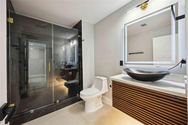 Foto del edificio - 602 W 28th St