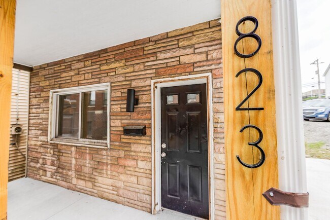 Foto del edificio - AVAILABLE JUNE - DO NOT MISS OUT ON THIS B...