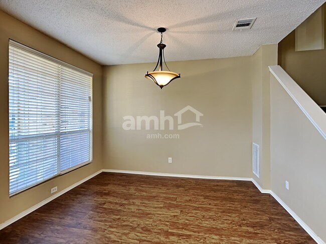 Building Photo - 7708 Amsterdam Lane