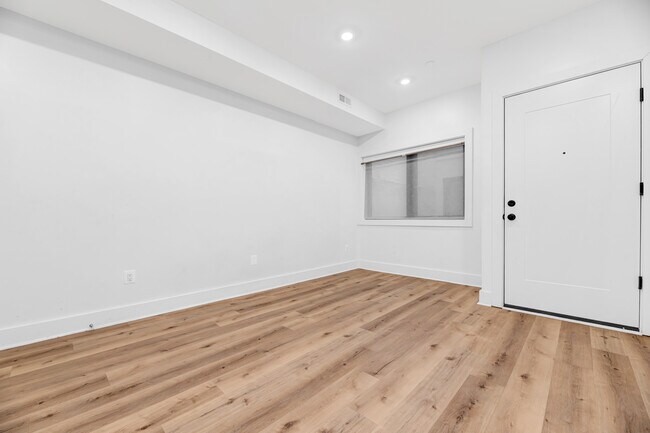 Building Photo - 1504 North Capitol St NW