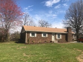 Building Photo - 3769 Garden Rd